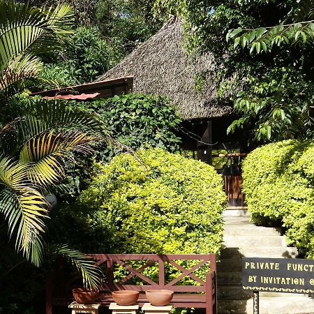 Ikweta Country Inn Maua Kaathene Esterno foto